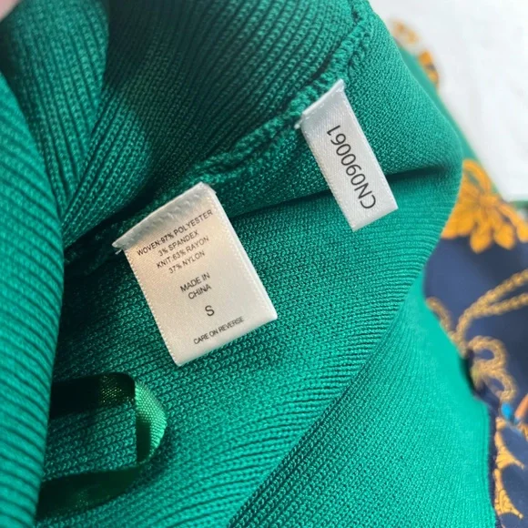 New York & Company Women Top S Green Printed Half Scarf A031124 - Picture 4 of 5